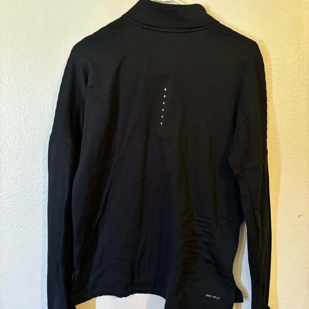 Nike Woman’s Black Dry Fit Performance Sweater Size M
